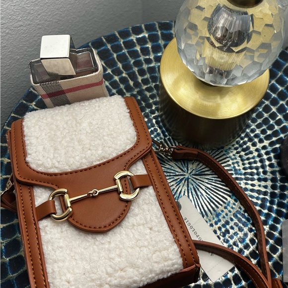 Anthropologie Sherpa cell phone cross body/waist bag - Picture 4 of 8